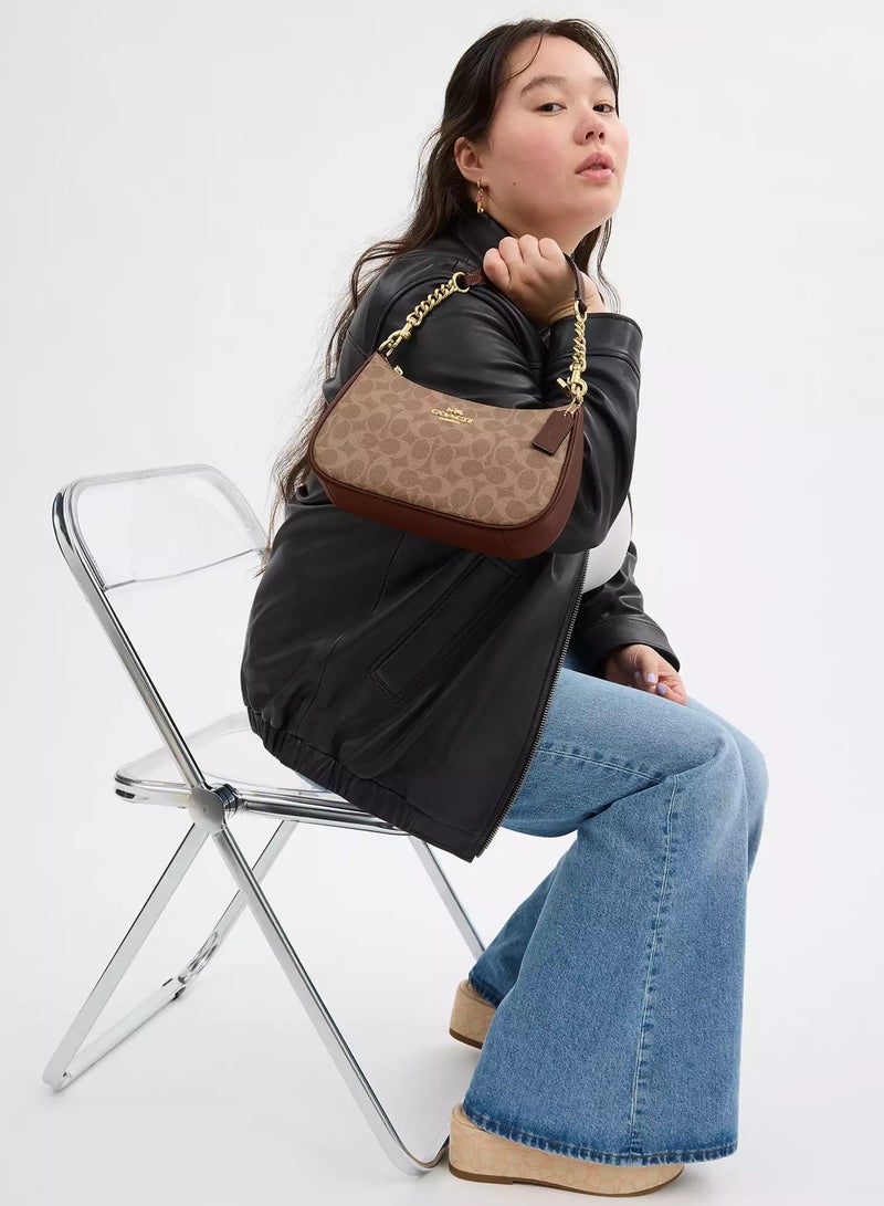 كوتش اوت ليت حقيبة كتف نسائية من Coach Teri مصنوعة من قماش مميز، حقيبة يد نسائية، حقيبة هوبو نسائية، حقيبة توت نسائية، حقيبة سفر نسائية، بنية اللون، 24 سم - Image 4